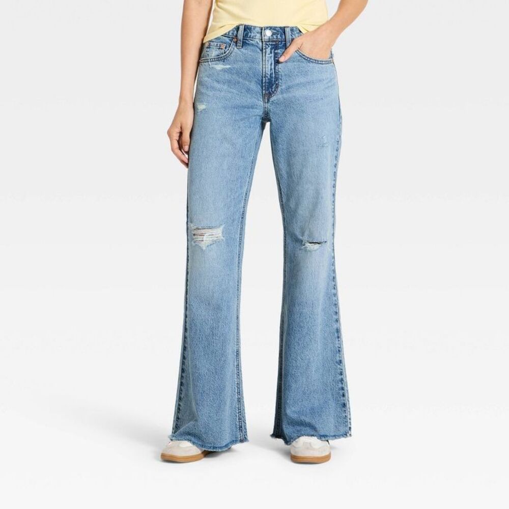 Women's Low-Rise Relaxed Denim Flare Jeans - Universal Thread Medium Wash 10
